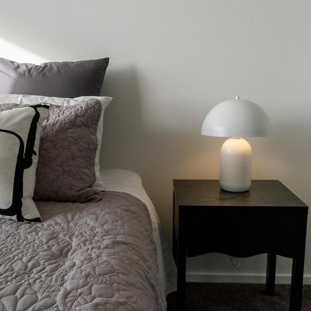Luxury 2 Bed Townhome In Cbd Christchurch Extérieur photo