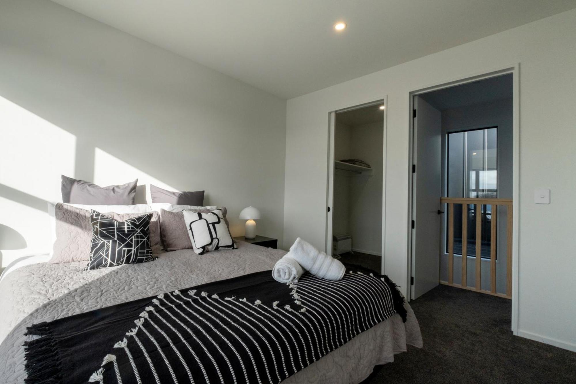 Luxury 2 Bed Townhome In Cbd Christchurch Extérieur photo