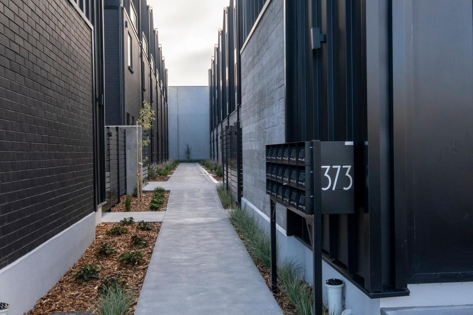 Luxury 2 Bed Townhome In Cbd Christchurch Extérieur photo